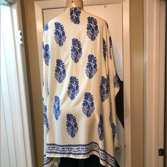 EUC stunning multi purpose cotton rayon cover up - Picture 3 of 8